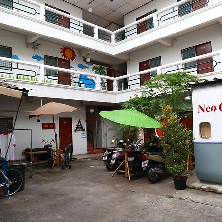 Neo Court Hotel Chiang Mai Bagian luar foto