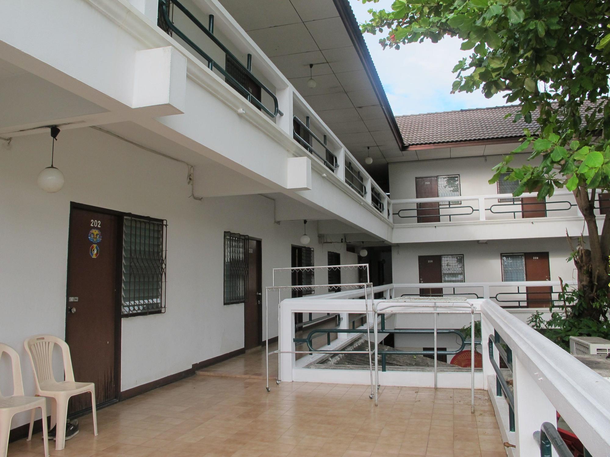 Neo Court Hotel Chiang Mai Bagian luar foto